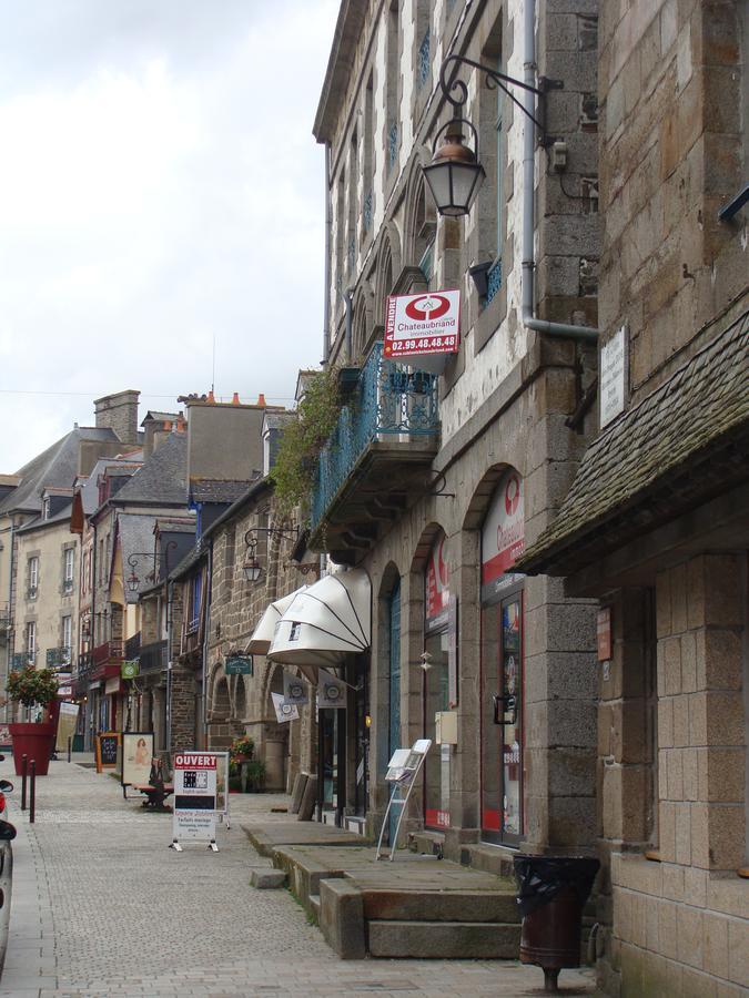 Chambres D'Hotes Le Petit Angle Saint-Broladre Bagian luar foto